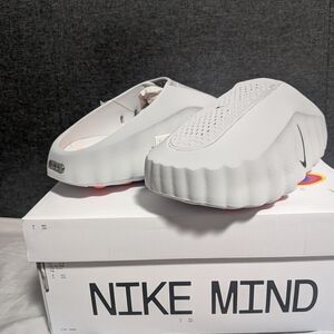 Nike Mind Grey/Chrome Women's Size 9